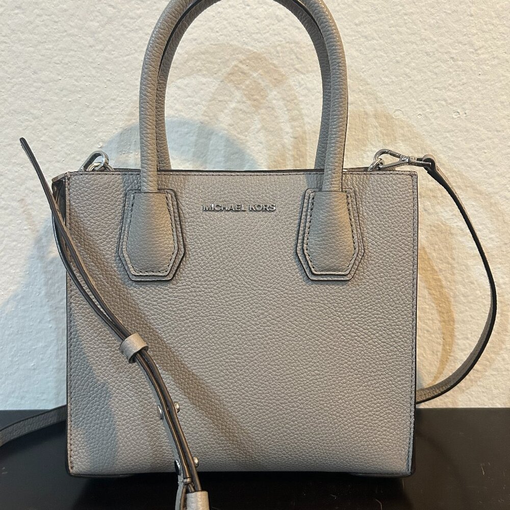 Michael Kors Mercer Pebbled Small Bag Purse with Crossbody Strap - Gray / Taupe